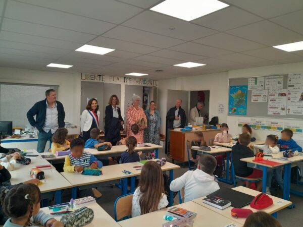 Rentrée scolaire : Visite de la députée Liliana Tanguy dans les écoles le jour de la rentrée